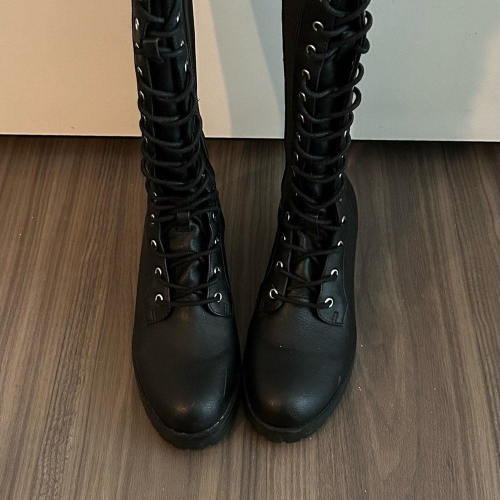 Crown Vintage Black Boots
